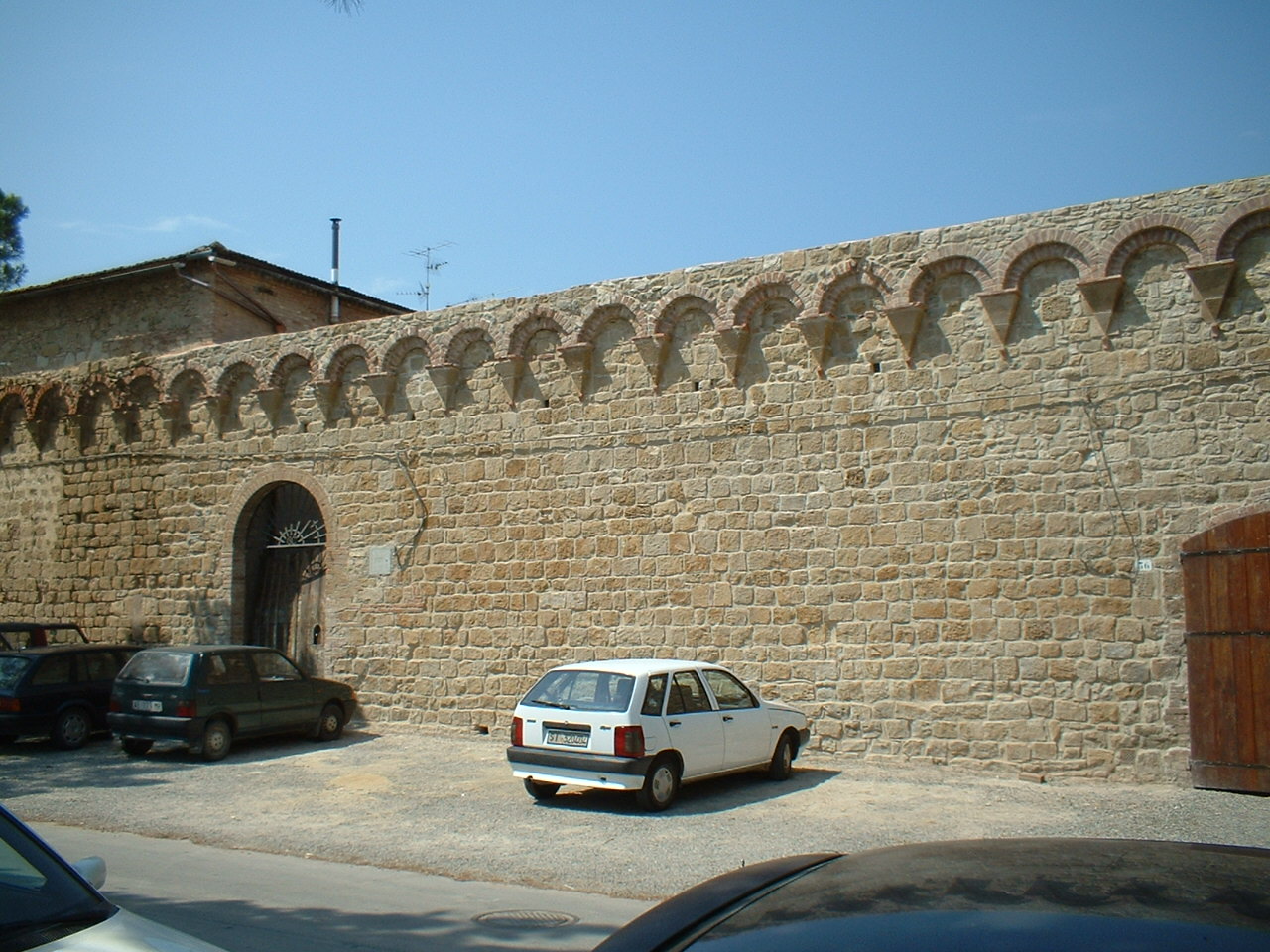 Appalto: Restauro cinta murarie Buoncovento (SI)